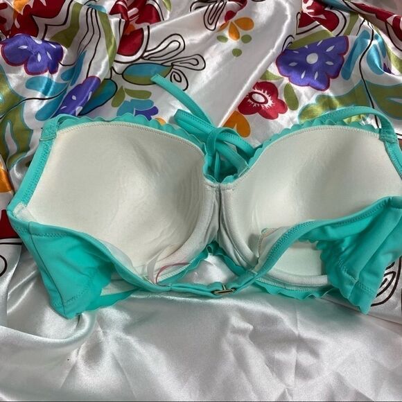Victoria Secret Mint Green Scalloped Bikini Top - Picture 3 of 6